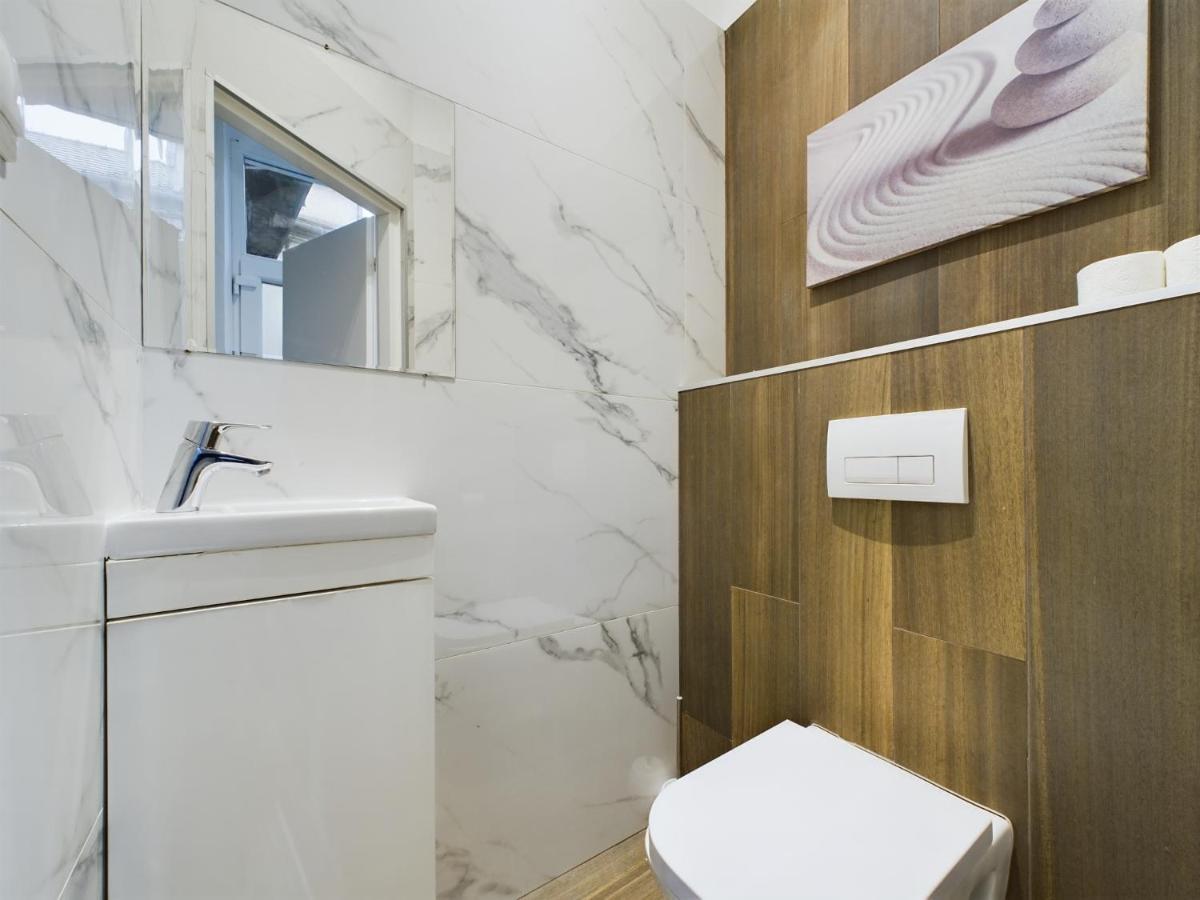 Gray Stylish Central Apartment Budapeste Exterior foto
